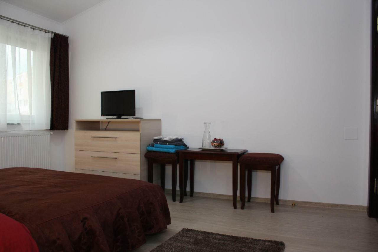 Hotel Casa Ianis Braşov Esterno foto
