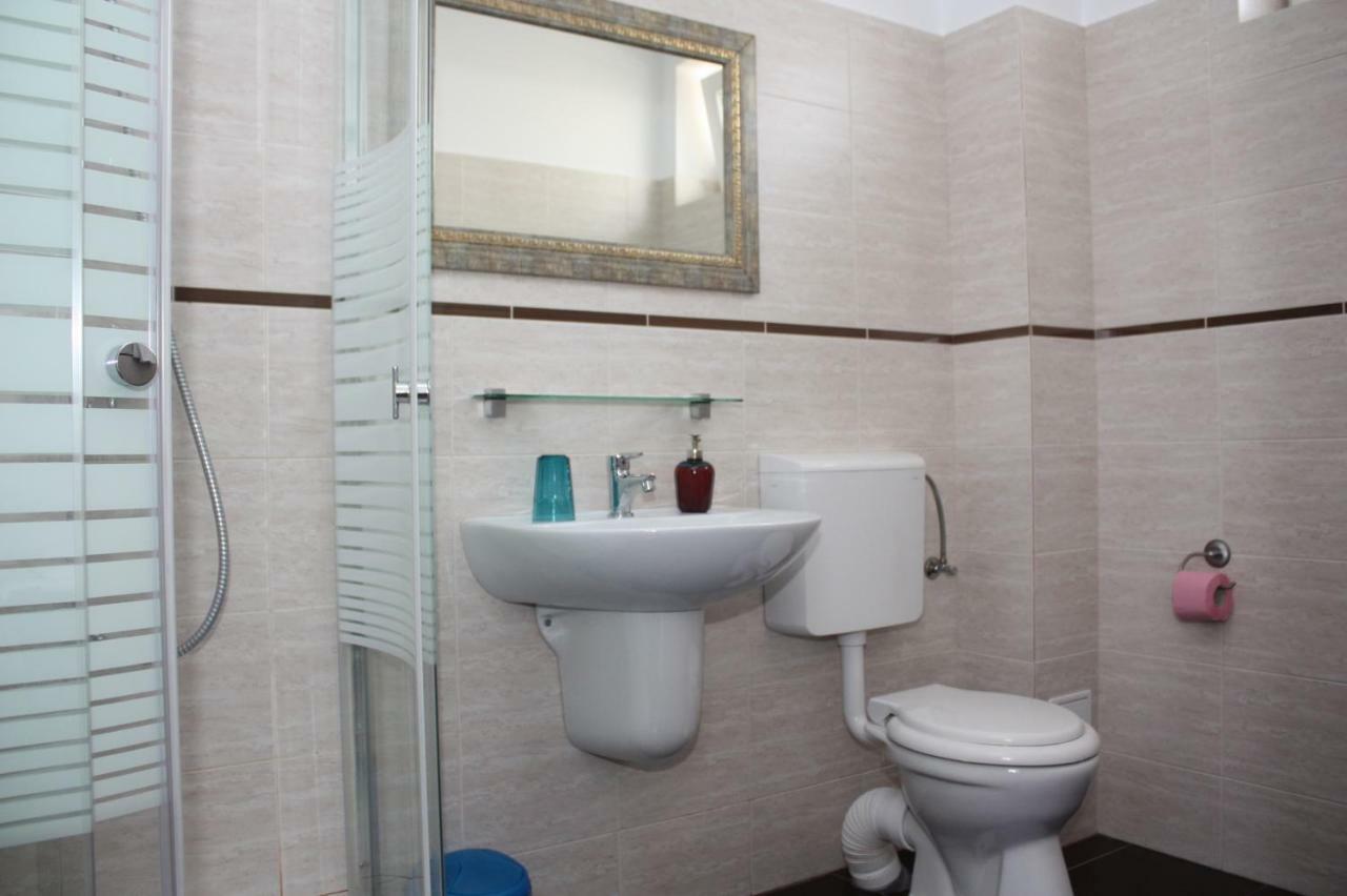 Hotel Casa Ianis Braşov Esterno foto