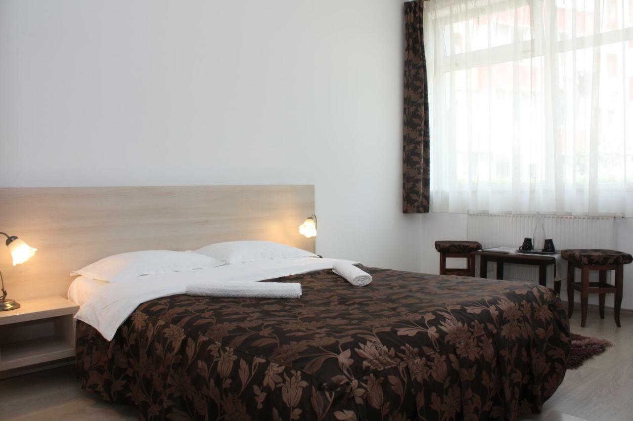 Hotel Casa Ianis Braşov Esterno foto