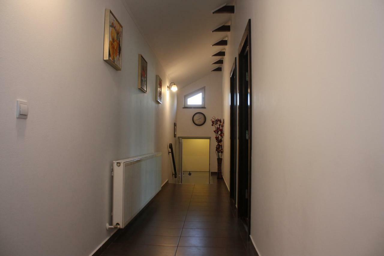 Hotel Casa Ianis Braşov Esterno foto